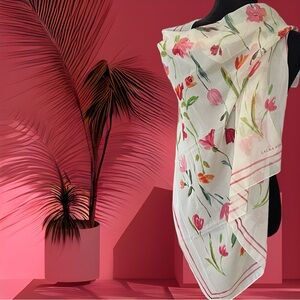 💖 Lovely Laura Ashley Silk Scarf 💖